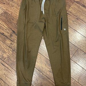 Vuori Men's Tan Joggers